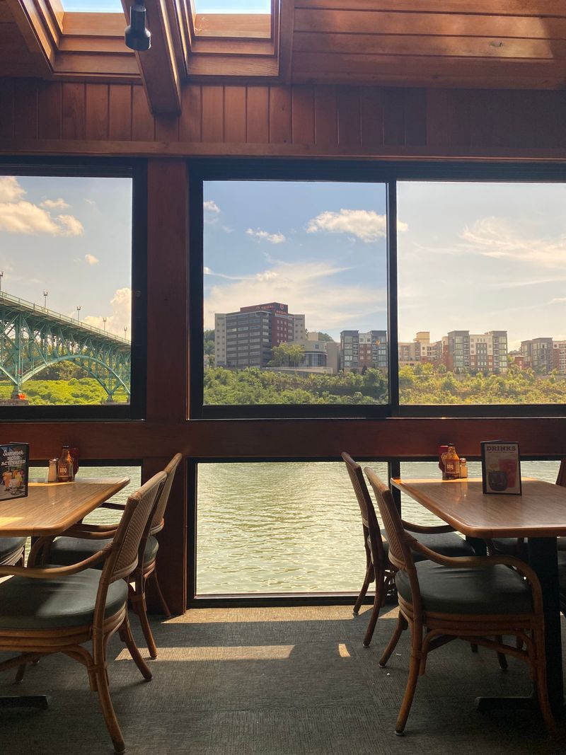 Calhoun's on the River (Knoxville)