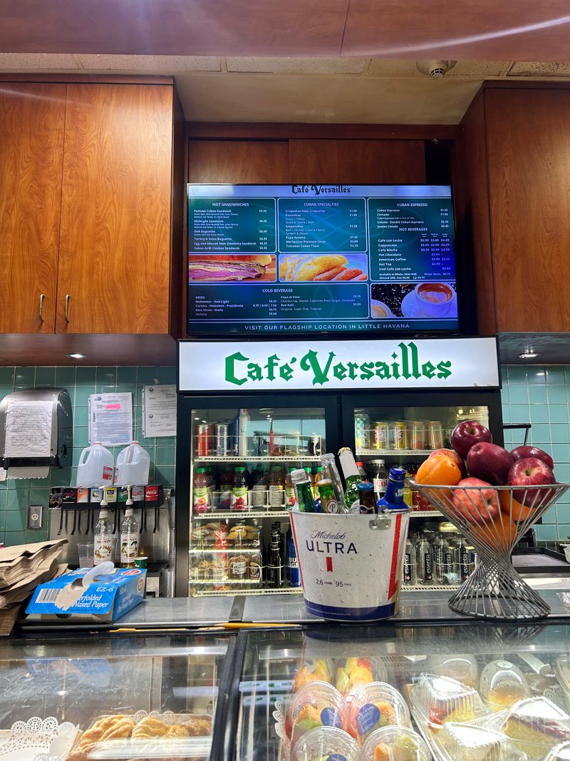 Café Versailles