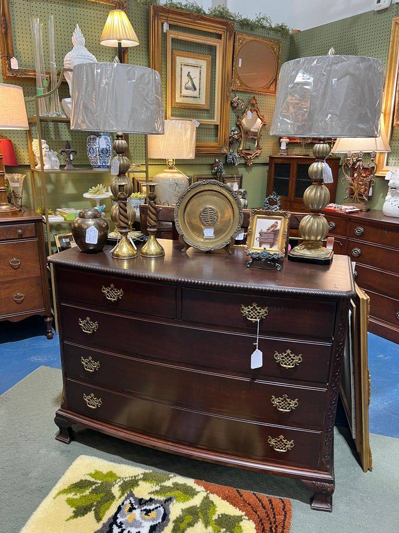 Four Sisters Antiques & Vintage (Murfreesboro)