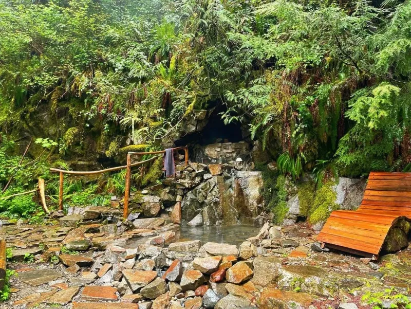 Goldmyer Hot Springs (Cascade Mountains)