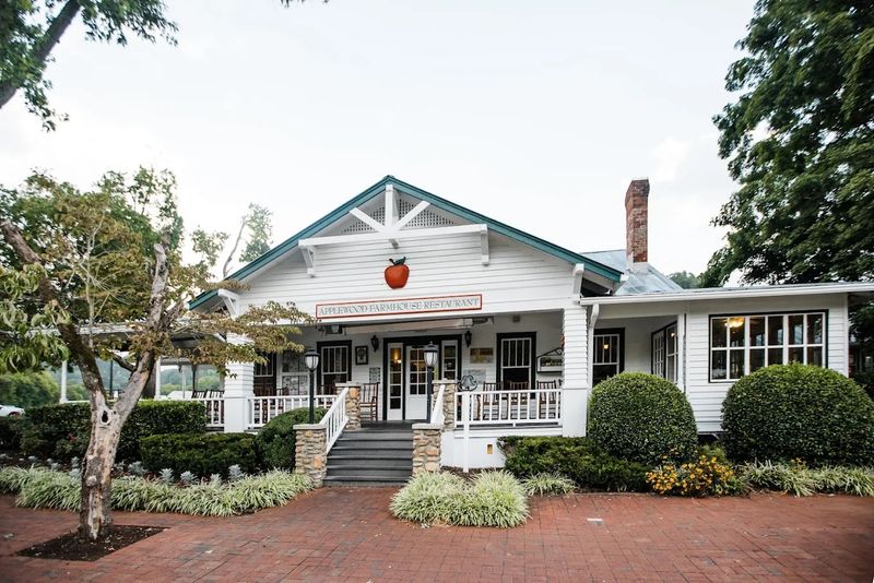 Applewood Farmhouse Restaurant (Sevierville)