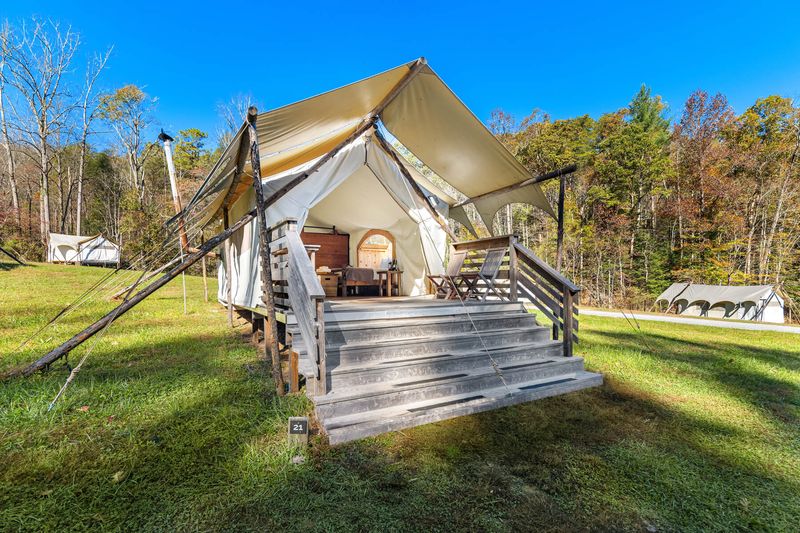 Under Canvas Great Smoky Mountains (Pigeon Forge)