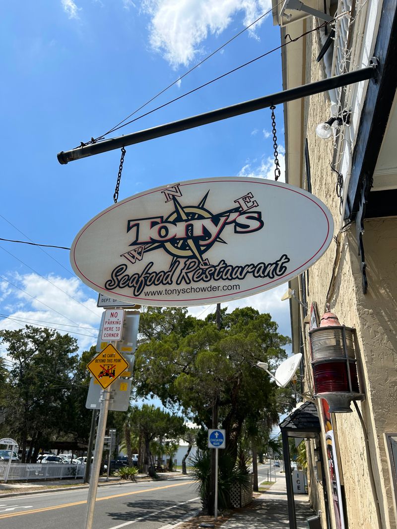 Tony’s Seafood Restaurant (Cedar Key)