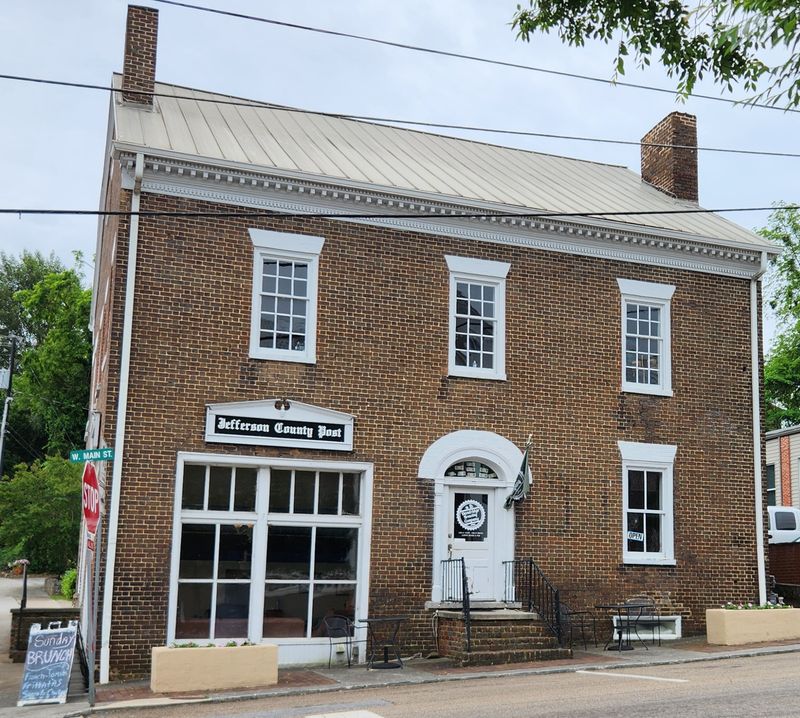 Dandridge Brewing Company (Dandridge) – Historic ties to 1800s building