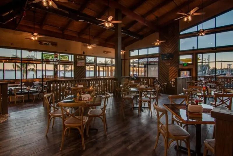 Grills Lakeside Seafood Deck & Tiki Bar (Orlando)