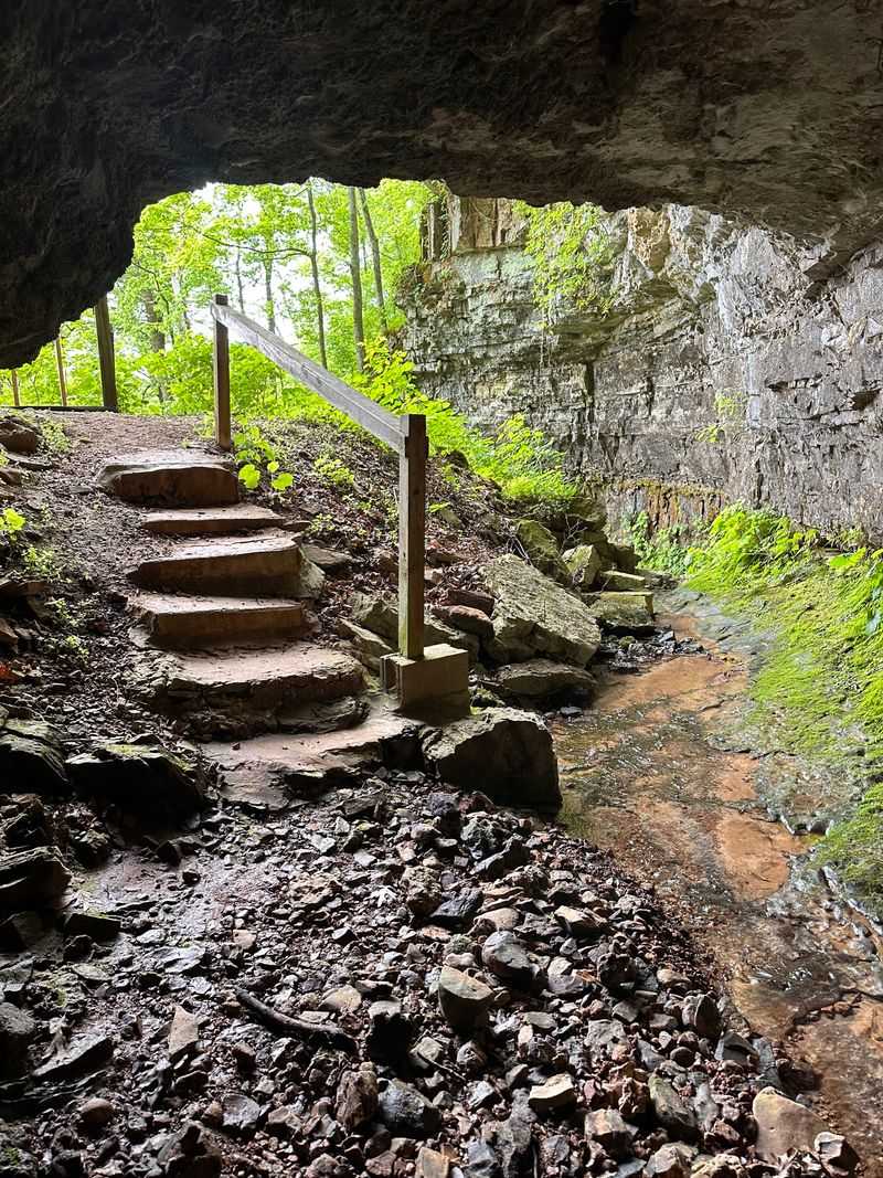 Bell Witch Cave (Adams)