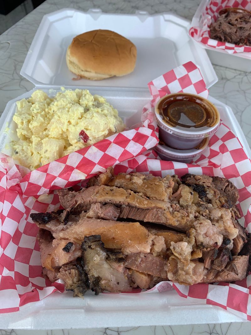 Smokin' Butts BBQ (Pioneer, TN)