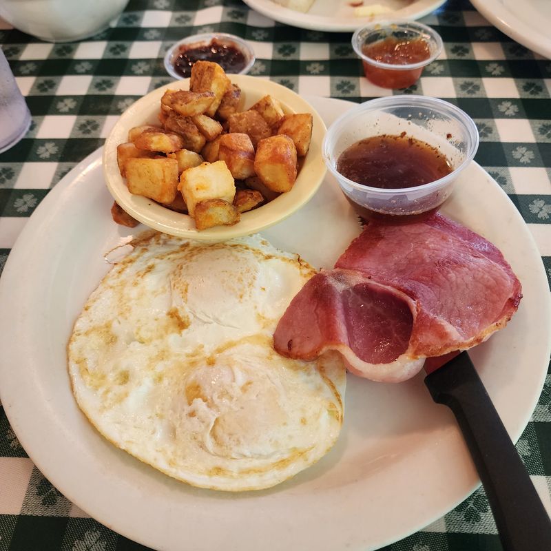 The Loveless Cafe (Nashville) – Established 1951