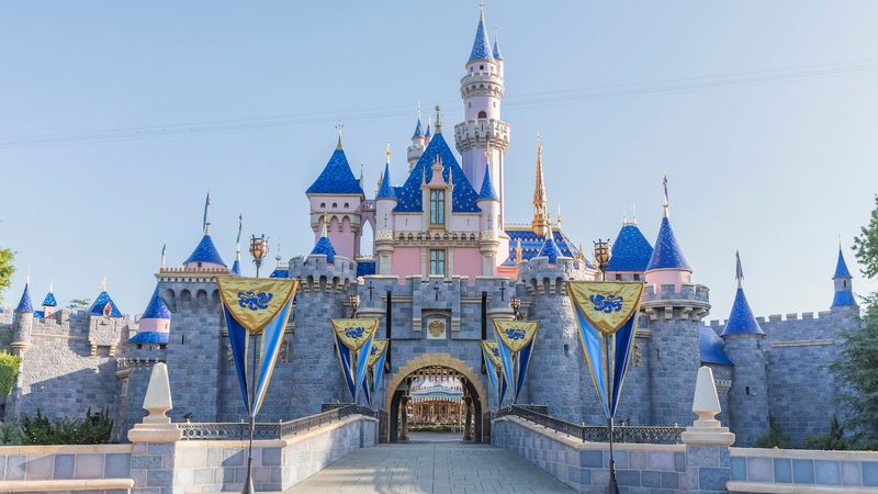 Disneyland (Anaheim, CA)