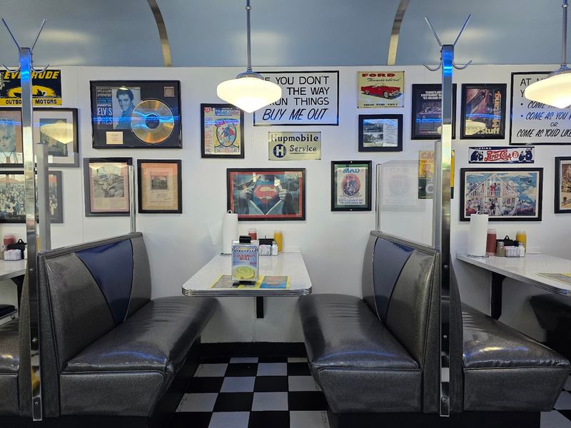 Mel's Classic Diner &mdash; Pigeon Forge