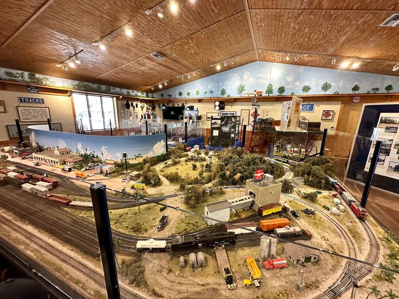 Immersive Model Layouts and Artifacts