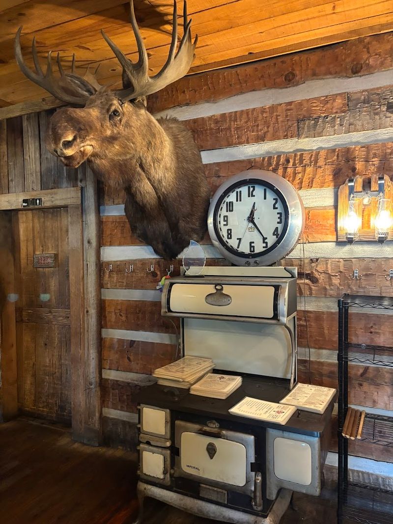 What Makes Catfish Cabin a Go-To Spot in Jackson