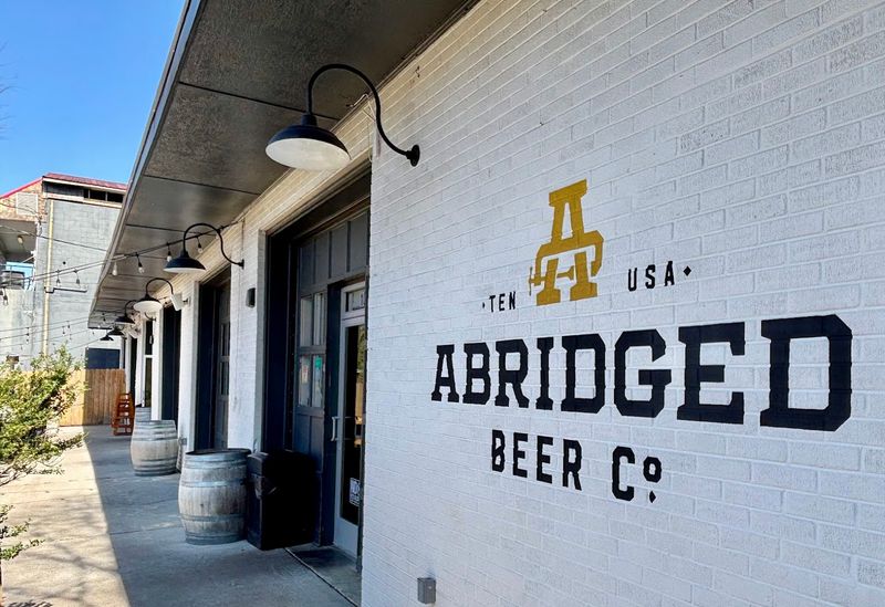 What Makes Abridged Beer Company Stand Out in Knoxville's Food Scene