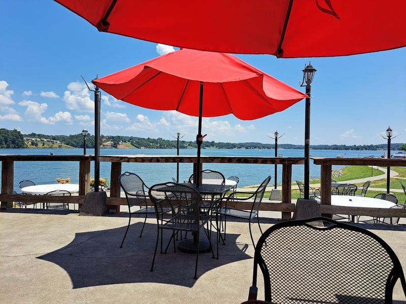 Angelo's At The Point, Dandridge