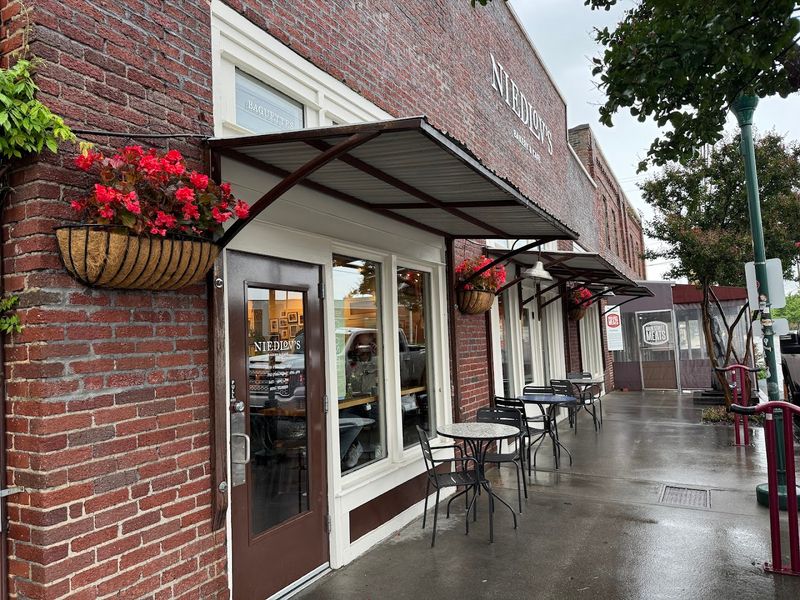Niedlov's Cafe & Bakery &mdash; Chattanooga