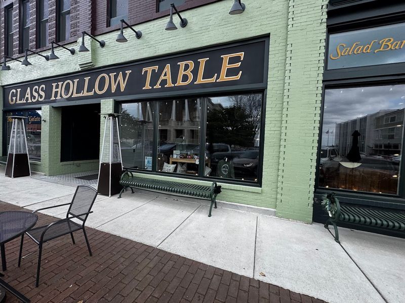 Glass Hollow Table & Tavern, Shelbyville