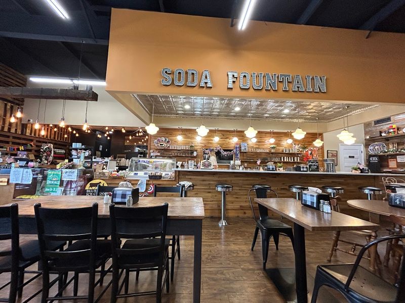 F Z Webb & Sons Pharmacy &mdash; Smithville