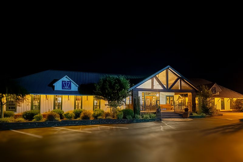 Miss Annie's Rustic Park Tavern & Beer Garden &mdash; St. Joseph