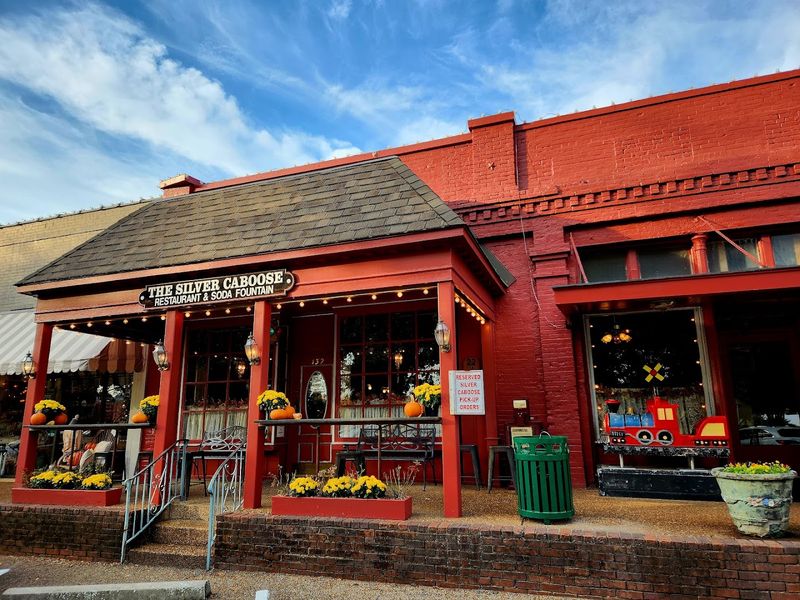 Silver Caboose Restaurant & Side Car Market — Collierville