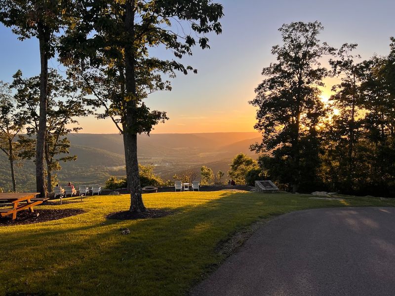 For Travelers Passing Through, Top of the Rock Is A Stop Worth Savoring