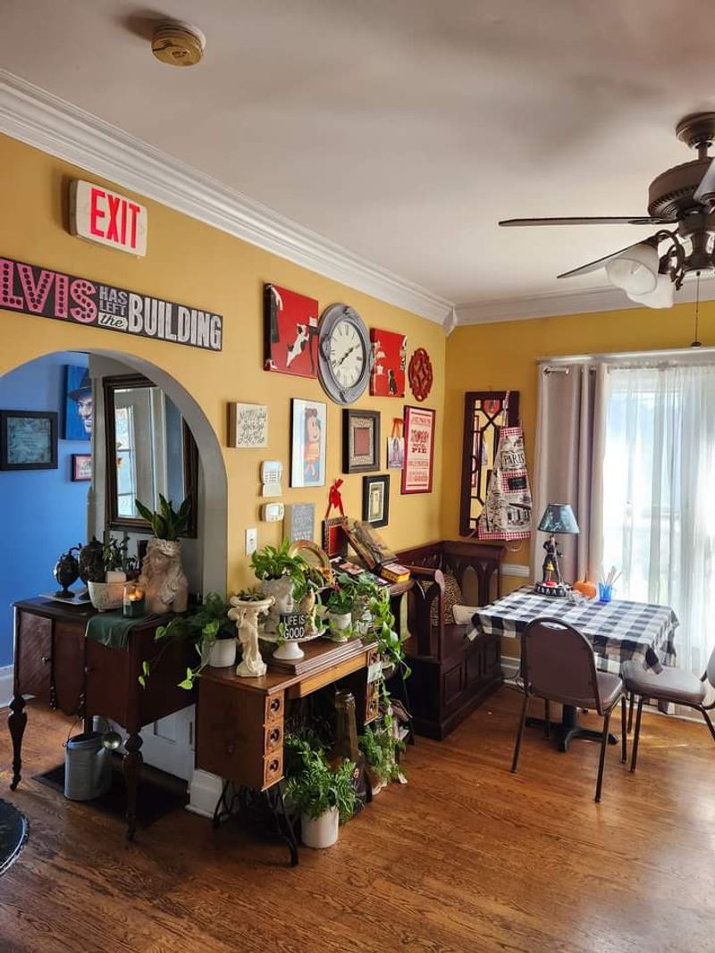 Lulu's Tea Room &mdash; Powell