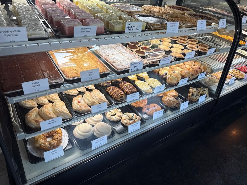 Julia's Homestyle Bakery — Murfreesboro