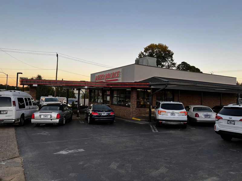 Why Pizza Palace Still Feels Like a Knoxville Treasure