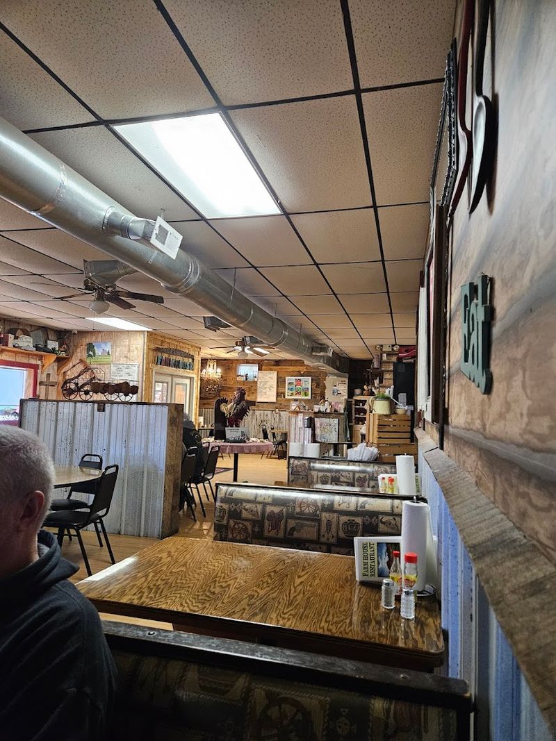 The Kind of Dining Room That Makes You Want to Stay Awhile