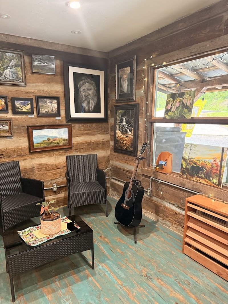 Painted Bear Coffee Co. &mdash; Gatlinburg