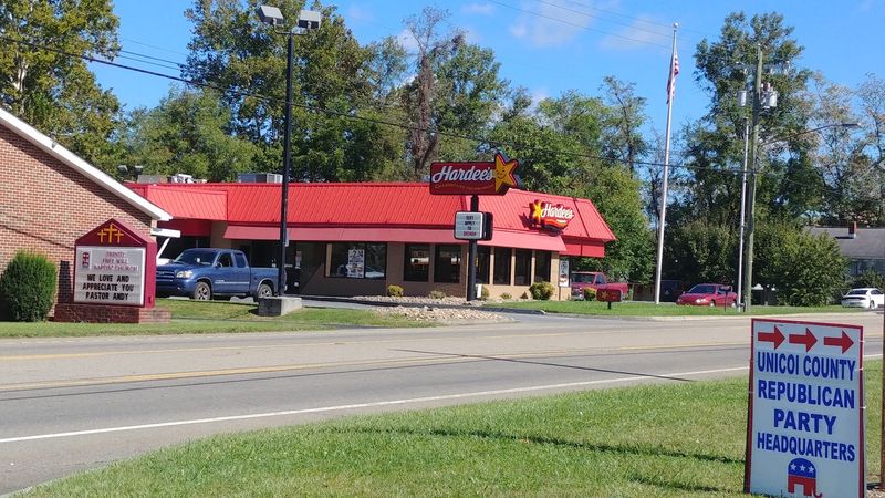 Where local events, caf&eacute;s, and shops keep life feeling full without costing much