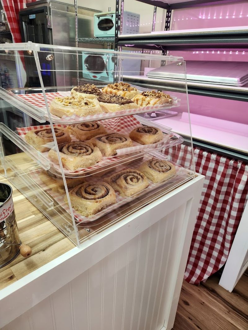 Olga's Yodel Cinnamon Rolls &mdash; Gatlinburg