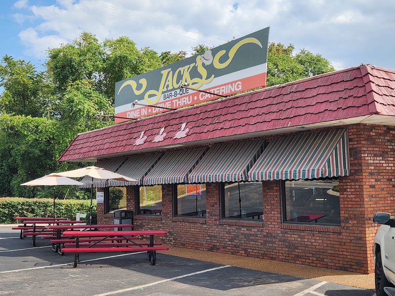 Why This Humble Tennessee Restaurant Belongs on Every BBQ Bucket List
