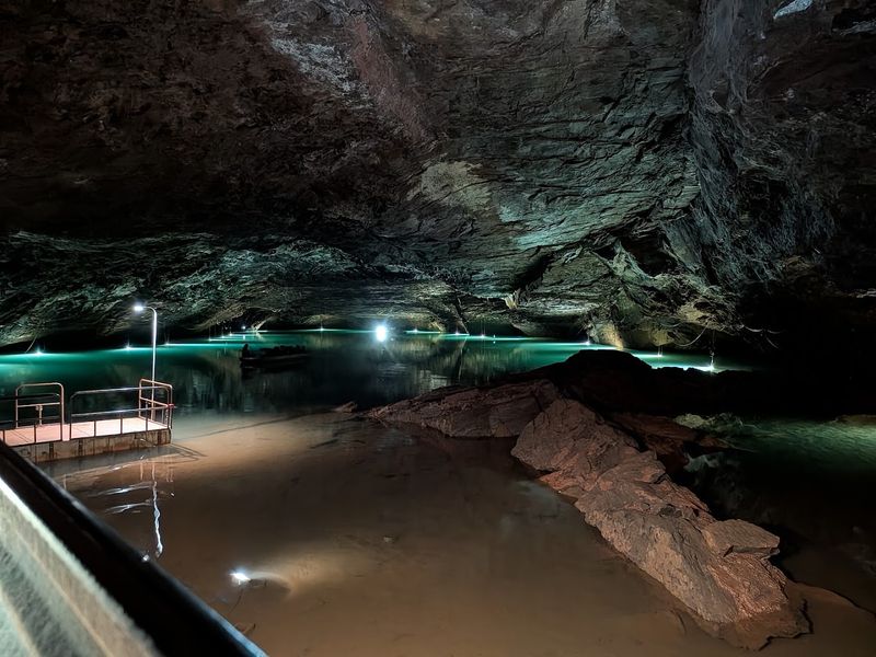 The Lost Sea (Sweetwater)