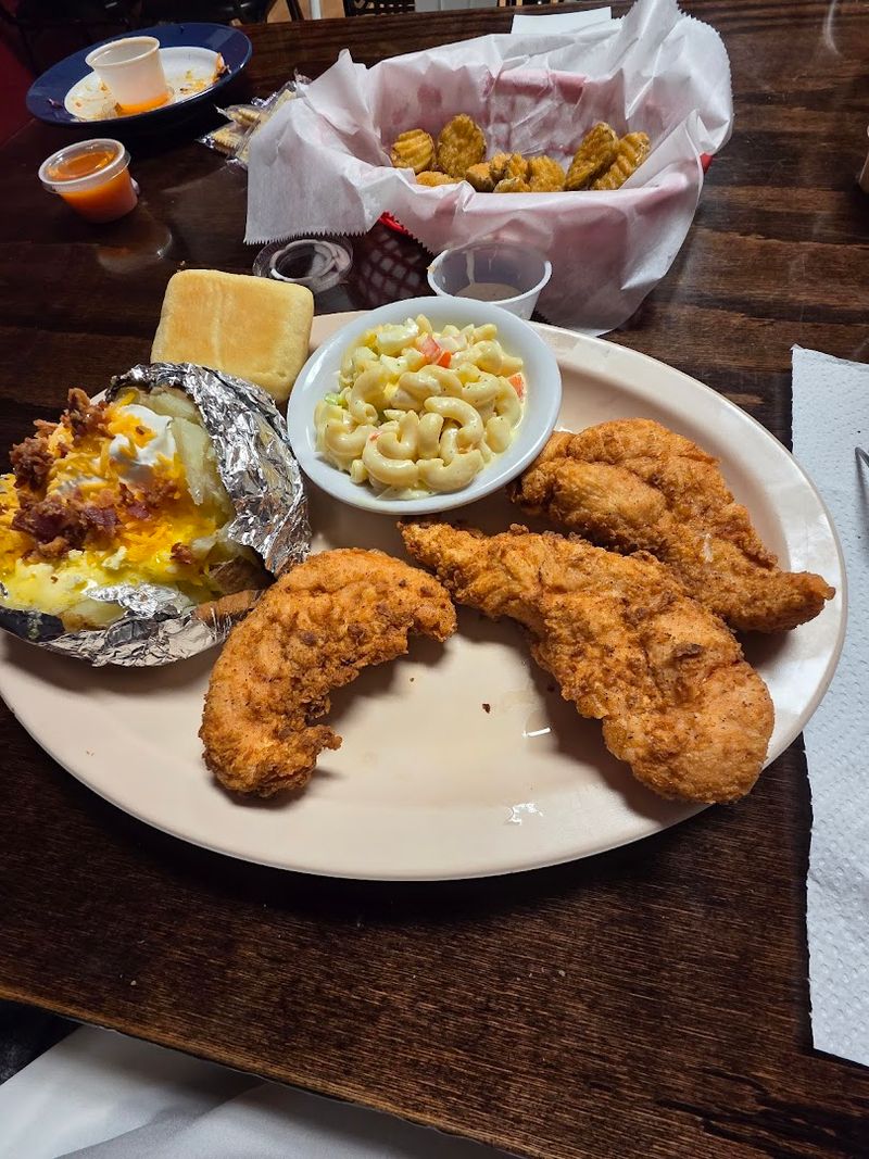 Why Farmhouse Cleveland Feels Like Tennessee at the Table