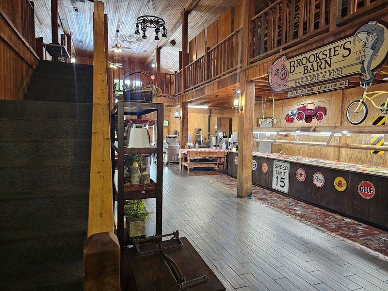 At Brooksie's Barn, The Appeal Is Less About Frills And More About Plenty