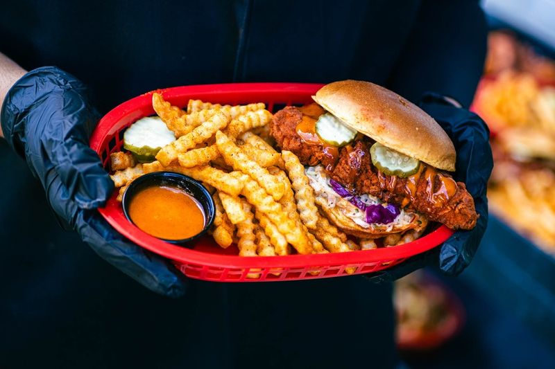 Hot Birds &mdash; Knoxville