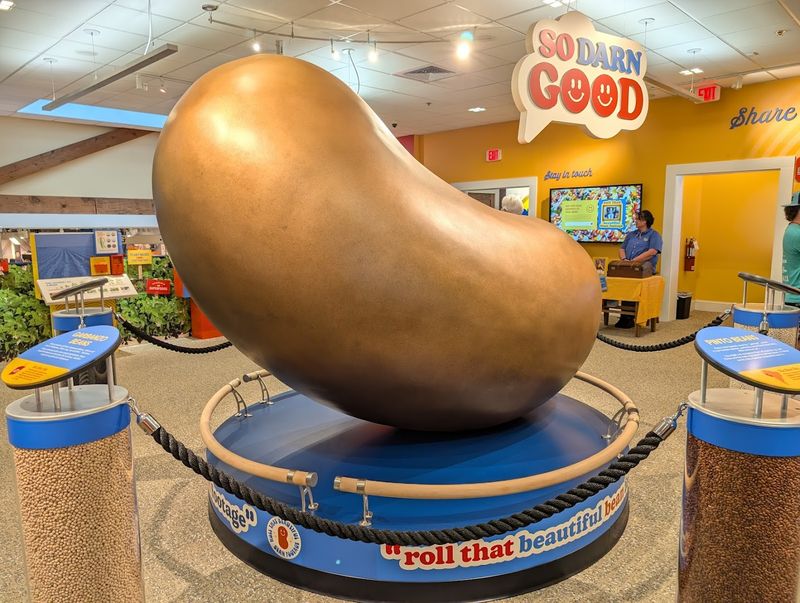 Bush's Visitor Center, Dandridge