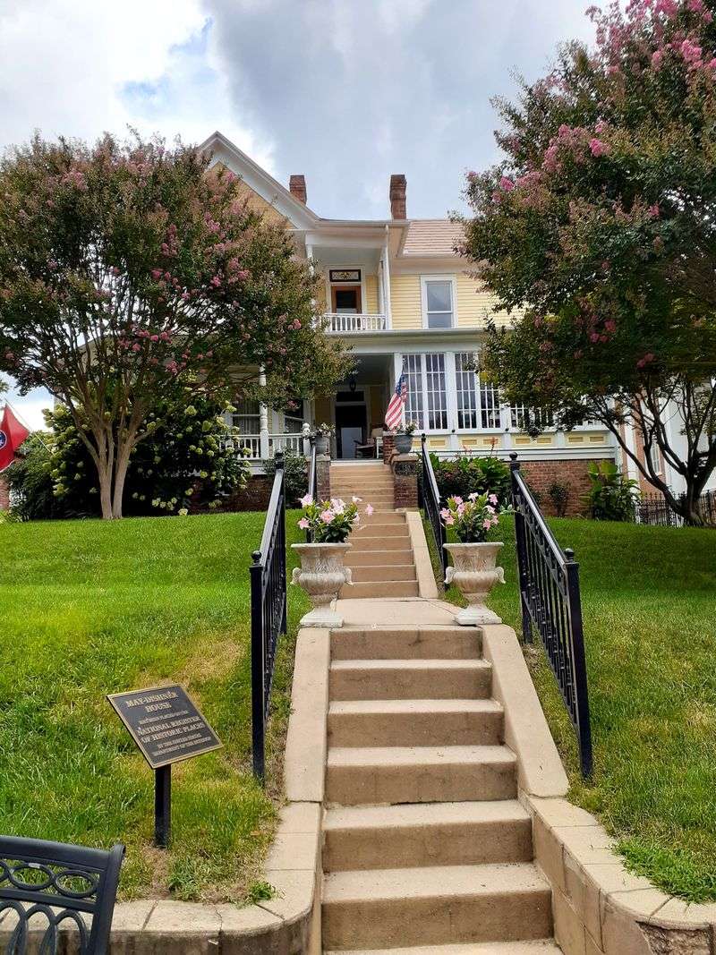 Small Town Charm Without Feeling Cut Off From Everything