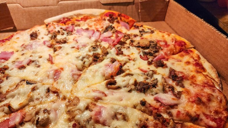 What Makes the Pizza Here So Memorable