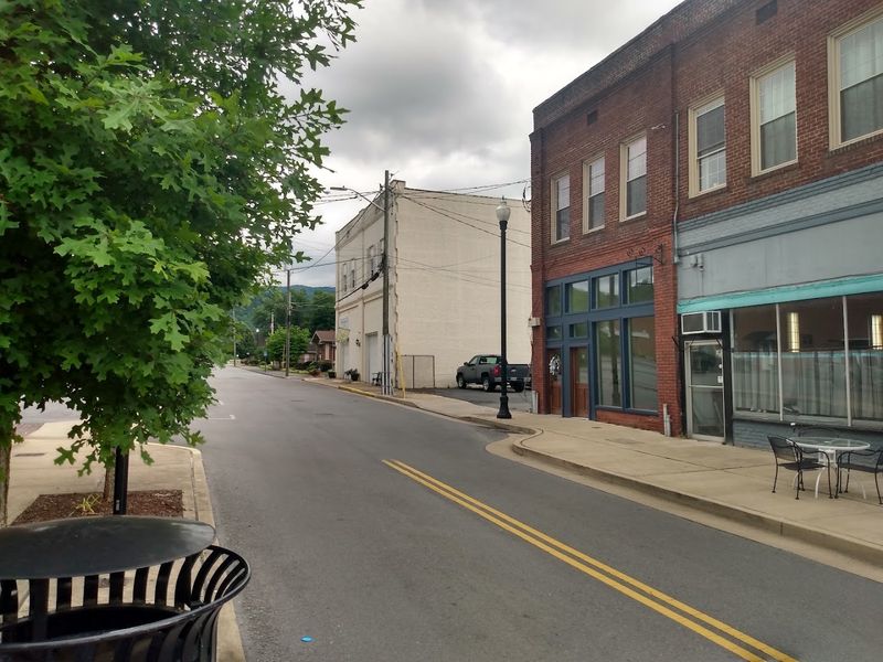 The small-town downtown that makes everyday errands feel enjoyable