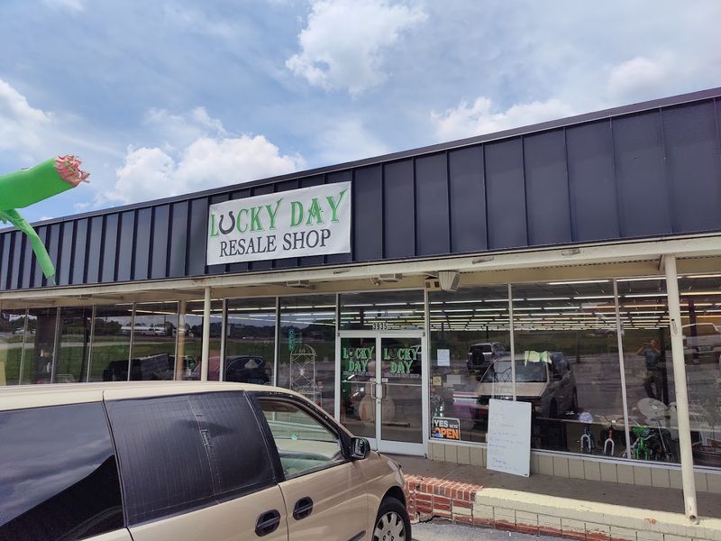 Where to Find Lucky Day Resale Shop in Tennessee