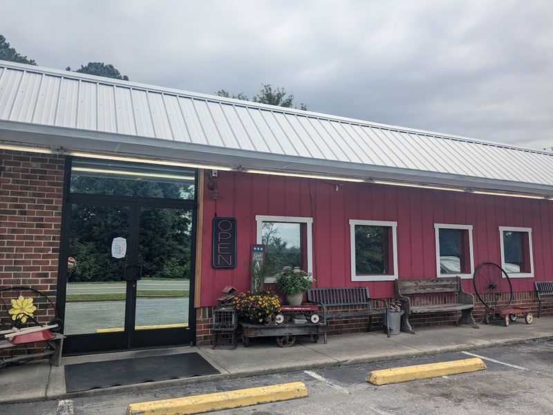 The Warm Community Spirit That Sets Farmhouse Cleveland Apart