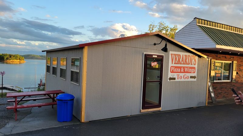 Verardi's Pizza and Wings &mdash; Dandridge