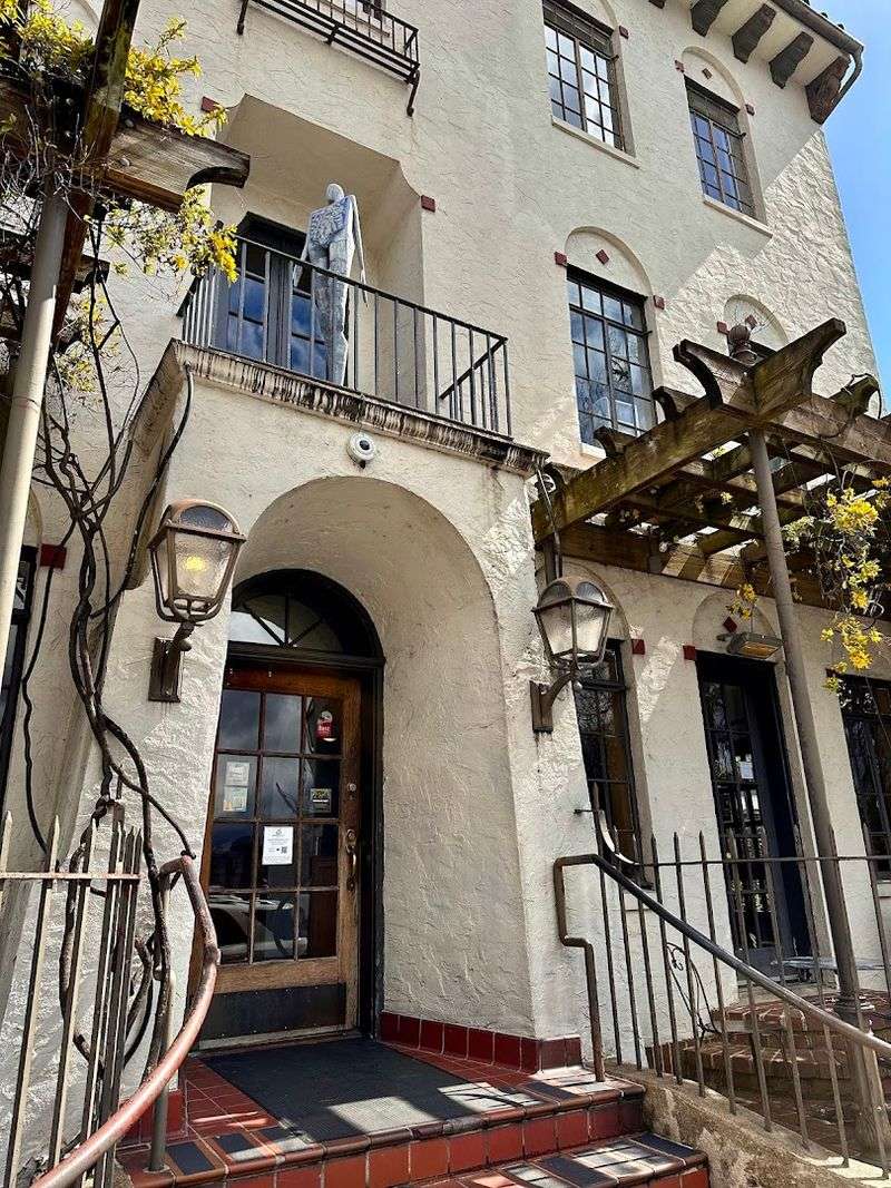 Rembrandt's Coffee House &mdash; Chattanooga