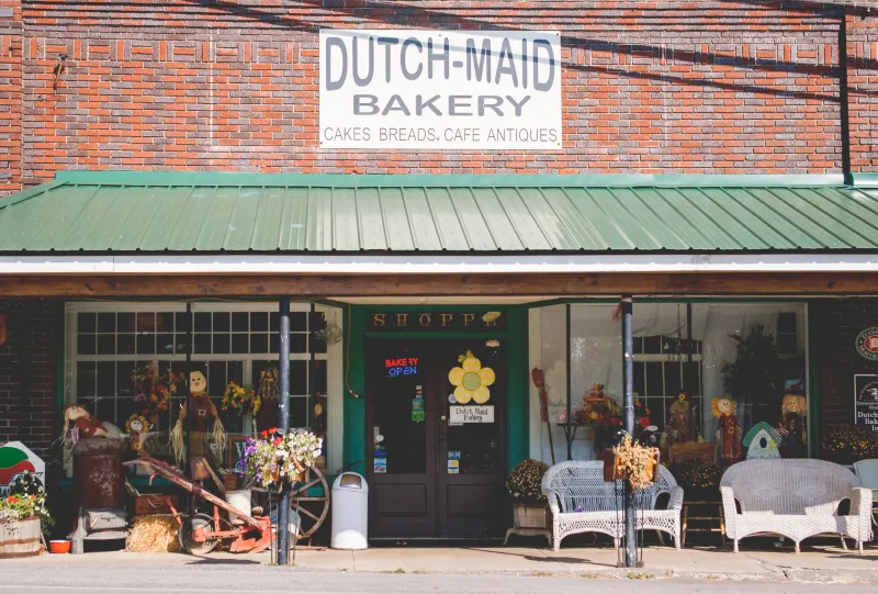 Dutch Maid Bakery And Cafe