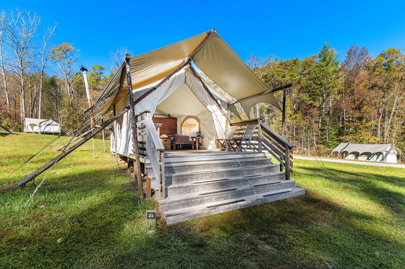 Under Canvas Great Smoky Mountains - Pigeon Forge area
