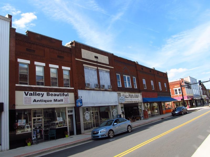 What life on a $1,600 monthly budget actually looks like here