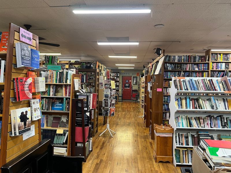 Southland Books and Cafe — Maryville