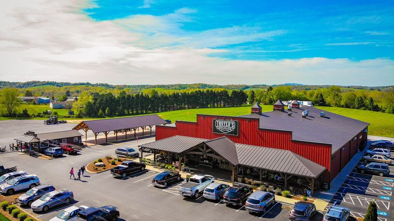 Troyer's Mountain View Country Market &mdash; Limestone