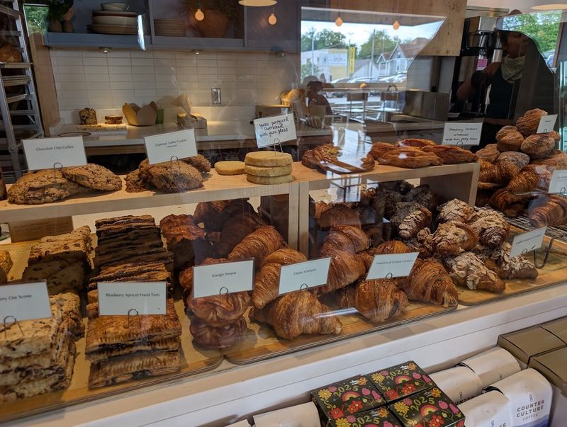 What makes Wild Love feel different from an ordinary bakery becomes clear fast